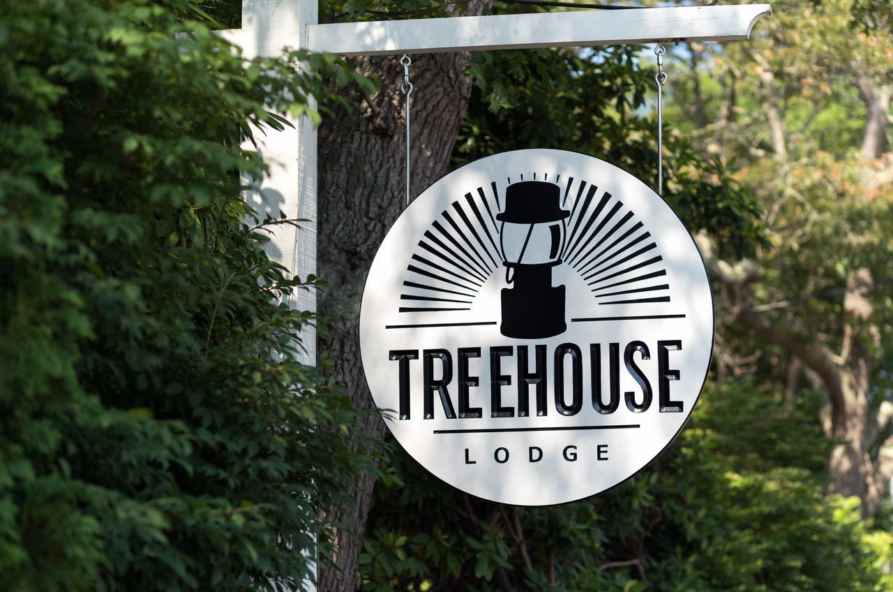 Treehouse Lodge Woods Hole Exterior photo